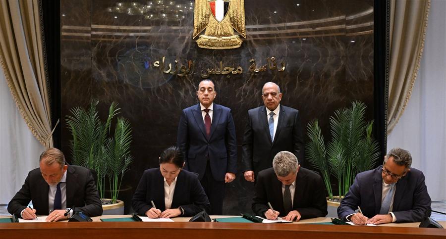 Egypt signs PPAs for 5,620 MW renewable energy, storage projects